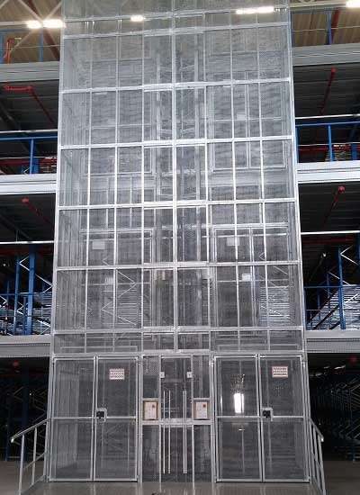 Magazijnlift in distributiecentrum XPO-Tilburg - De Jong's Liften