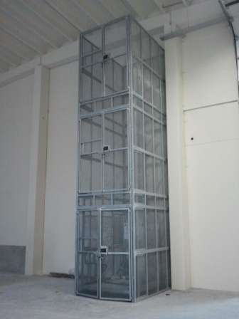 Magazijnlift WBT Vlaardingen - De Jong's Liften Magazijnlift WBT Vlaardingen - De Jong's Liften